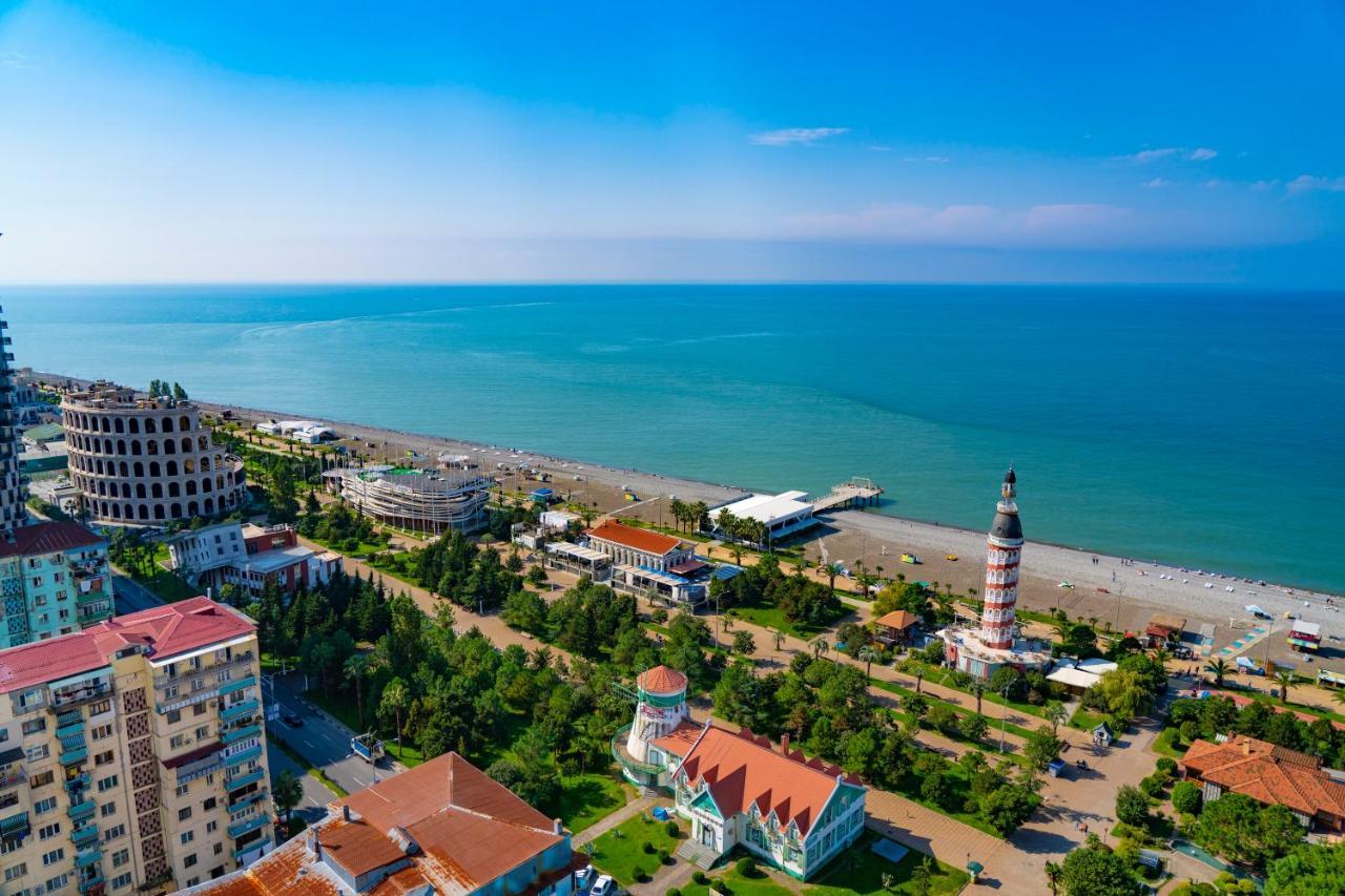 Seaside Resort In New Orbi Twins Батумі Екстер'єр фото