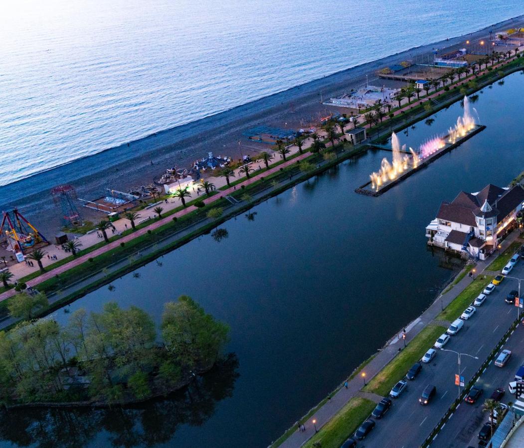 Seaside Resort In New Orbi Twins Батумі Екстер'єр фото