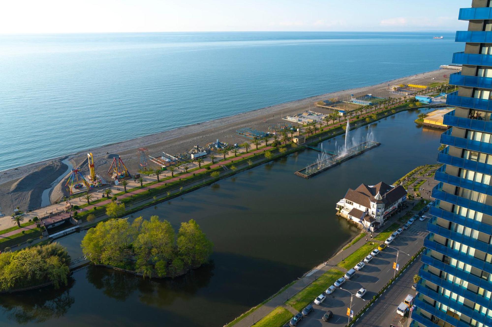 Seaside Resort In New Orbi Twins Батумі Екстер'єр фото