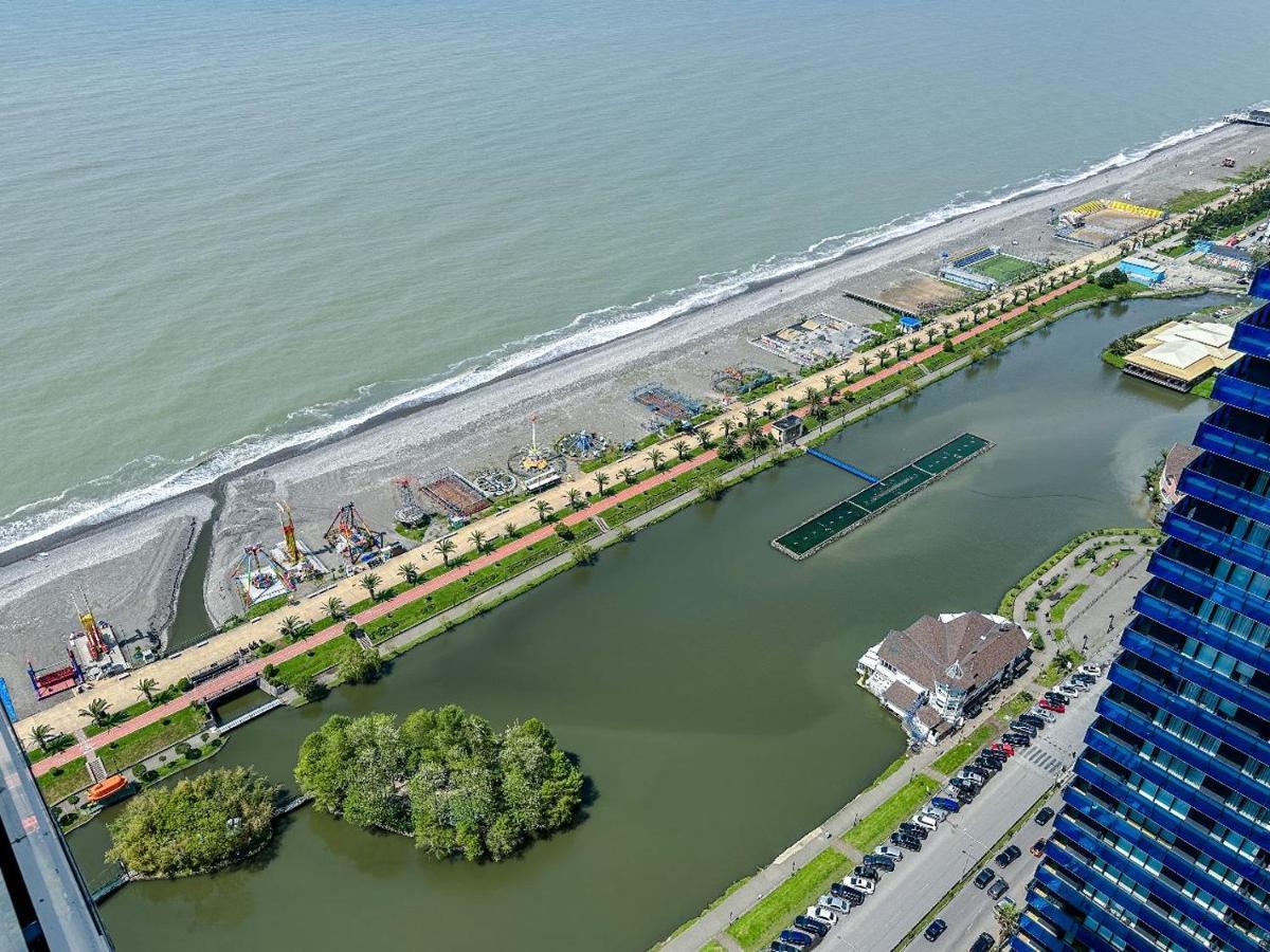 Seaside Resort In New Orbi Twins Батумі Екстер'єр фото